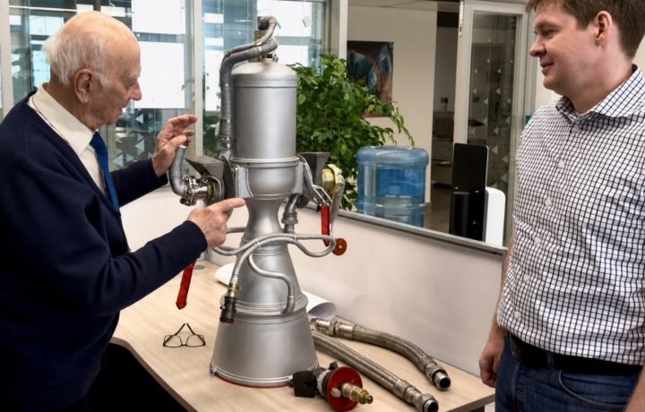 У Falcon 9 девять двигателей, у российской ракеты будет 12. «Как тебе такое, Илон Маск?»