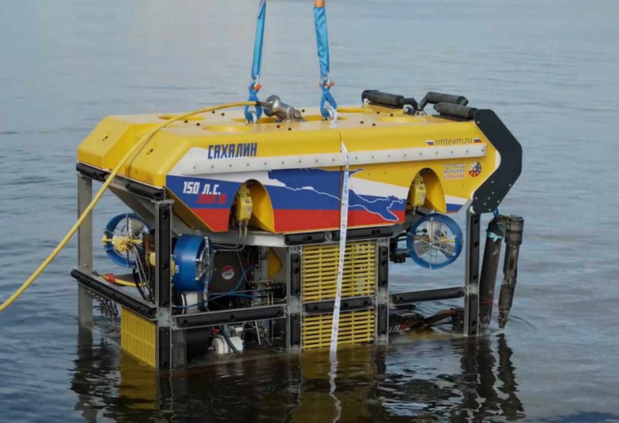Первый российский тяжёлый подводный робот вышел в море. Зачем ему кабель и две «руки»?
